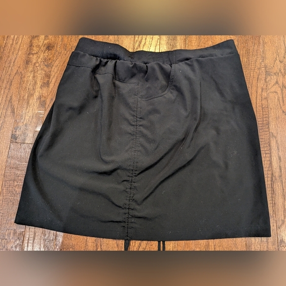 Cleo black Skirt- skort with Adjustable Side ruching and Attached Shorts Size XL - Picture 3 of 13
